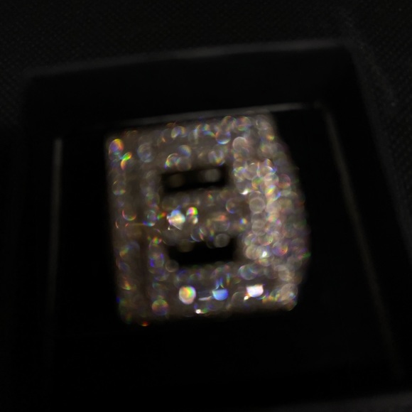 LETTER F ring size 8 - Picture 2 of 5